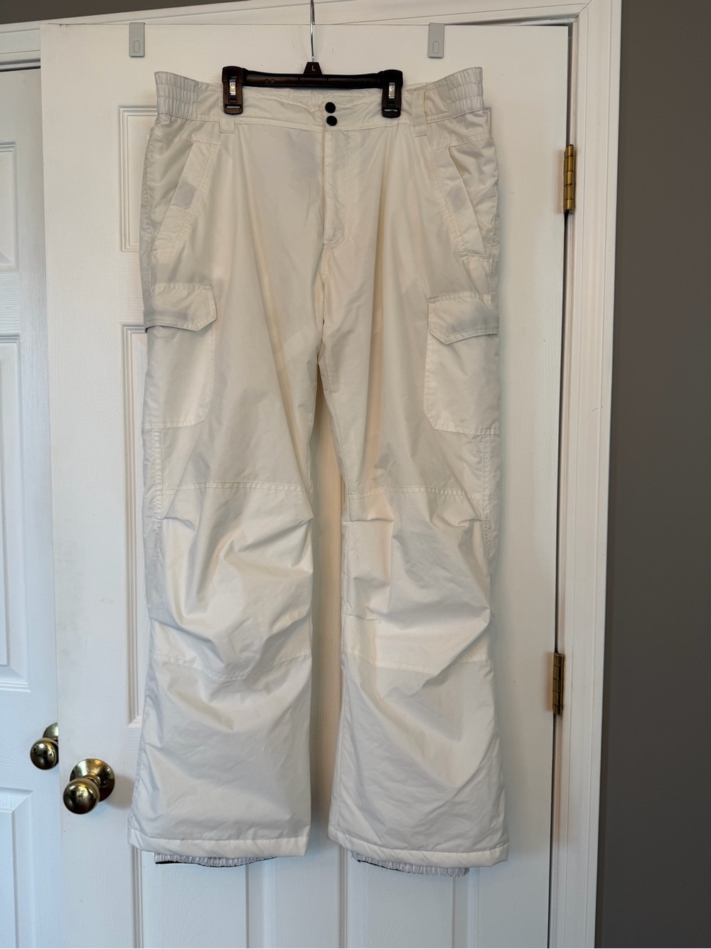 Men's White Cargo Snow Pants with Multi-Pocket Design